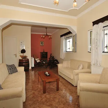 Family Country House With Amazing Views Metaxáta